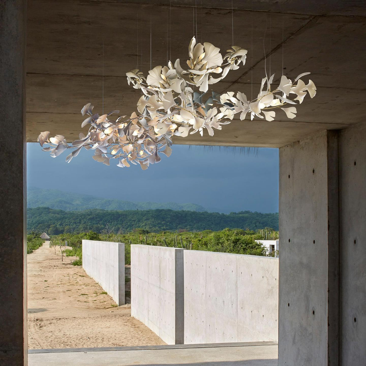 Ceroraine Chandelier Gingko A Porcelain LED Modern