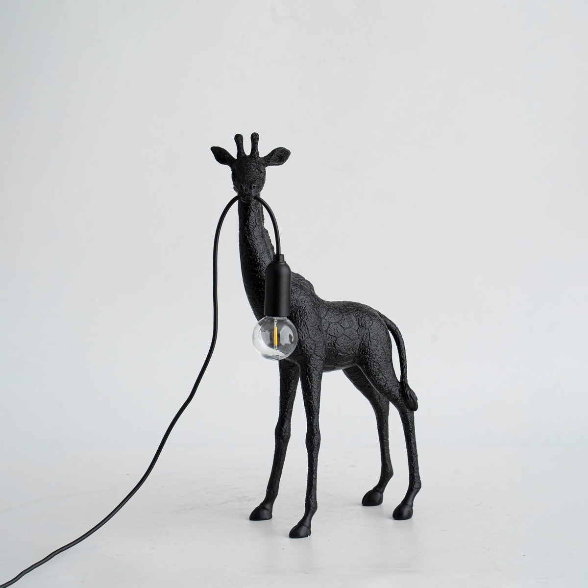 Fexl Luxurious Giraffe Royale Sculpture Floor Lamp