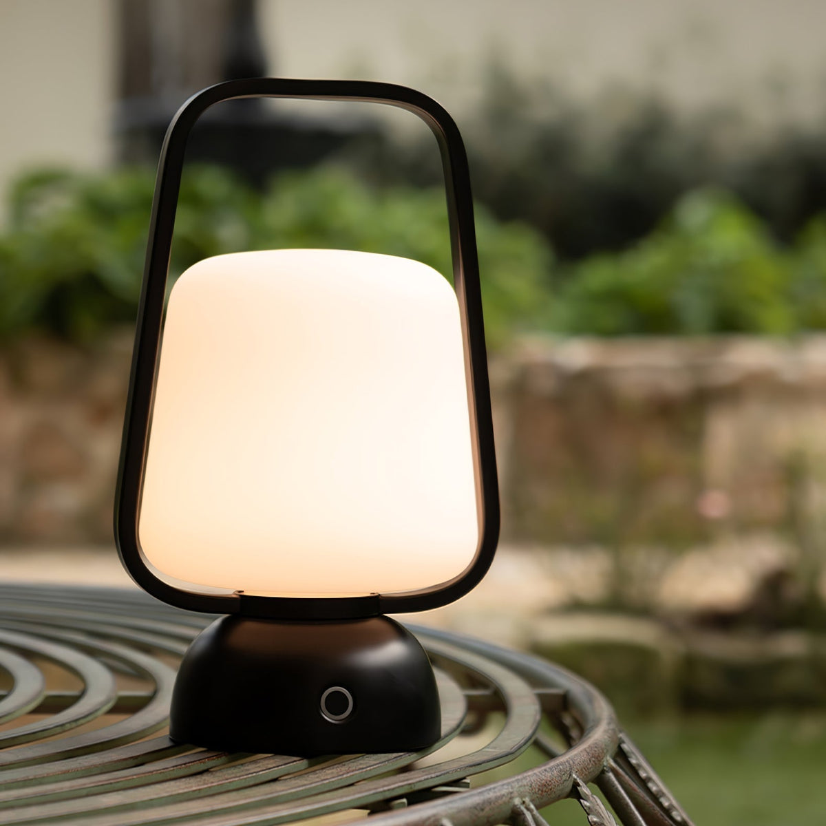 Aveniise Minimalist Table Lamp