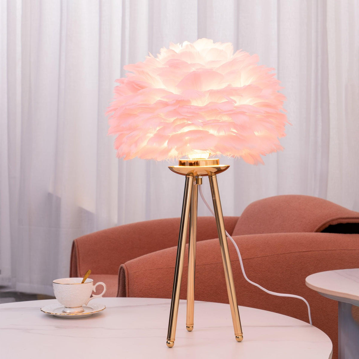 Nilo Feather Feminine Table Lamp