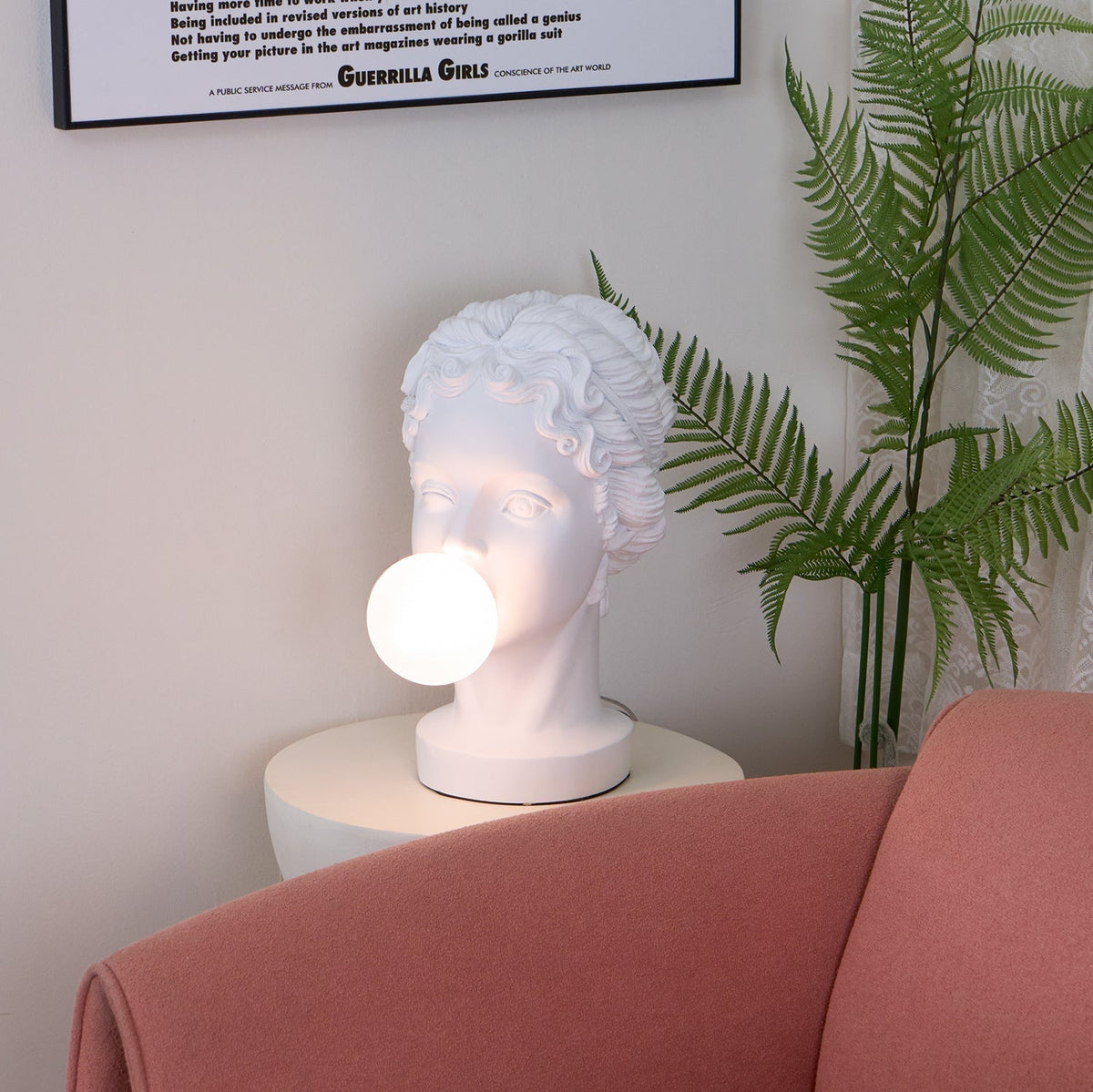 Aurrinel Sculptural Resin Desk Lamp