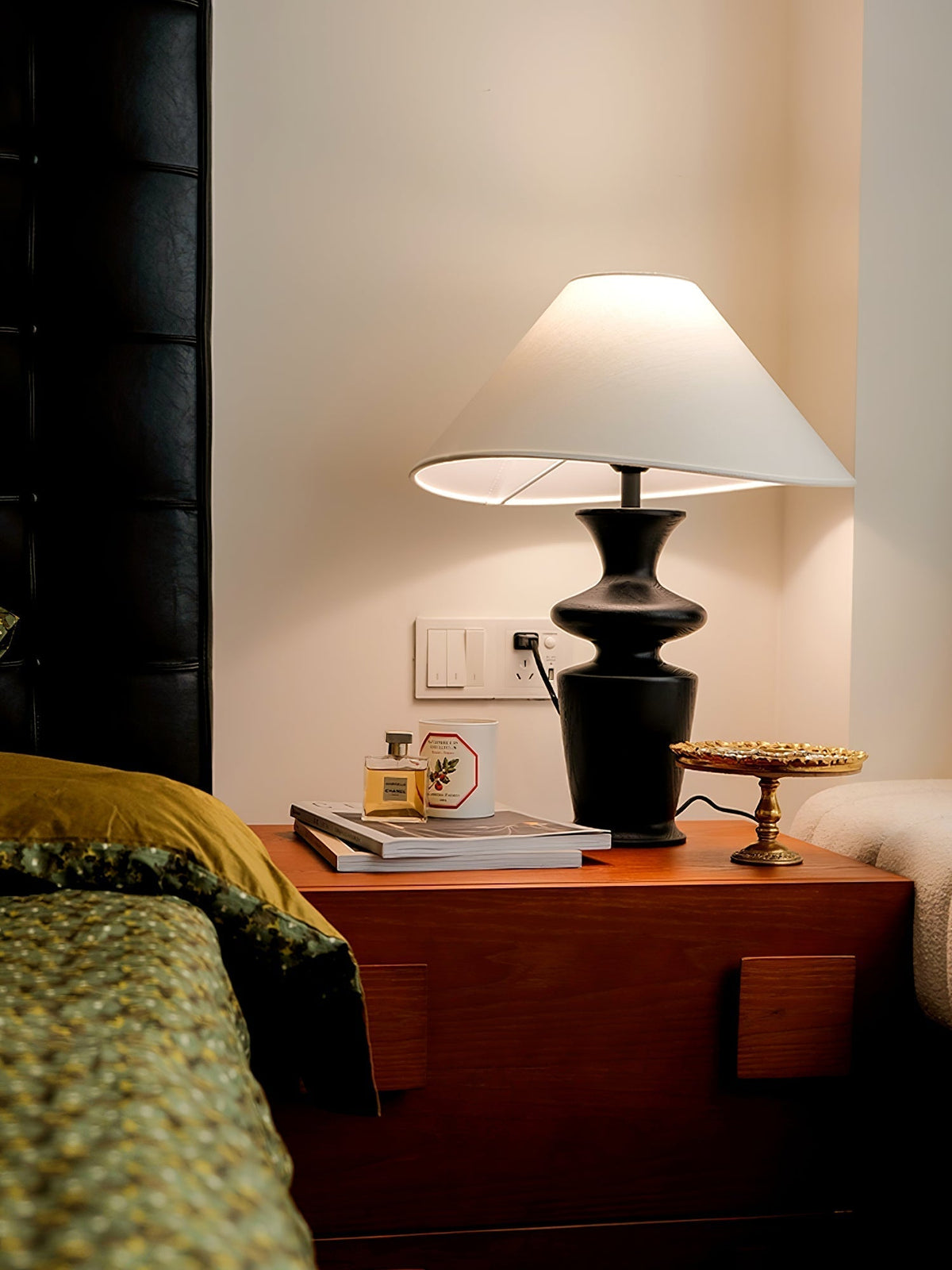 Arius Vintage Wood Table Lamp