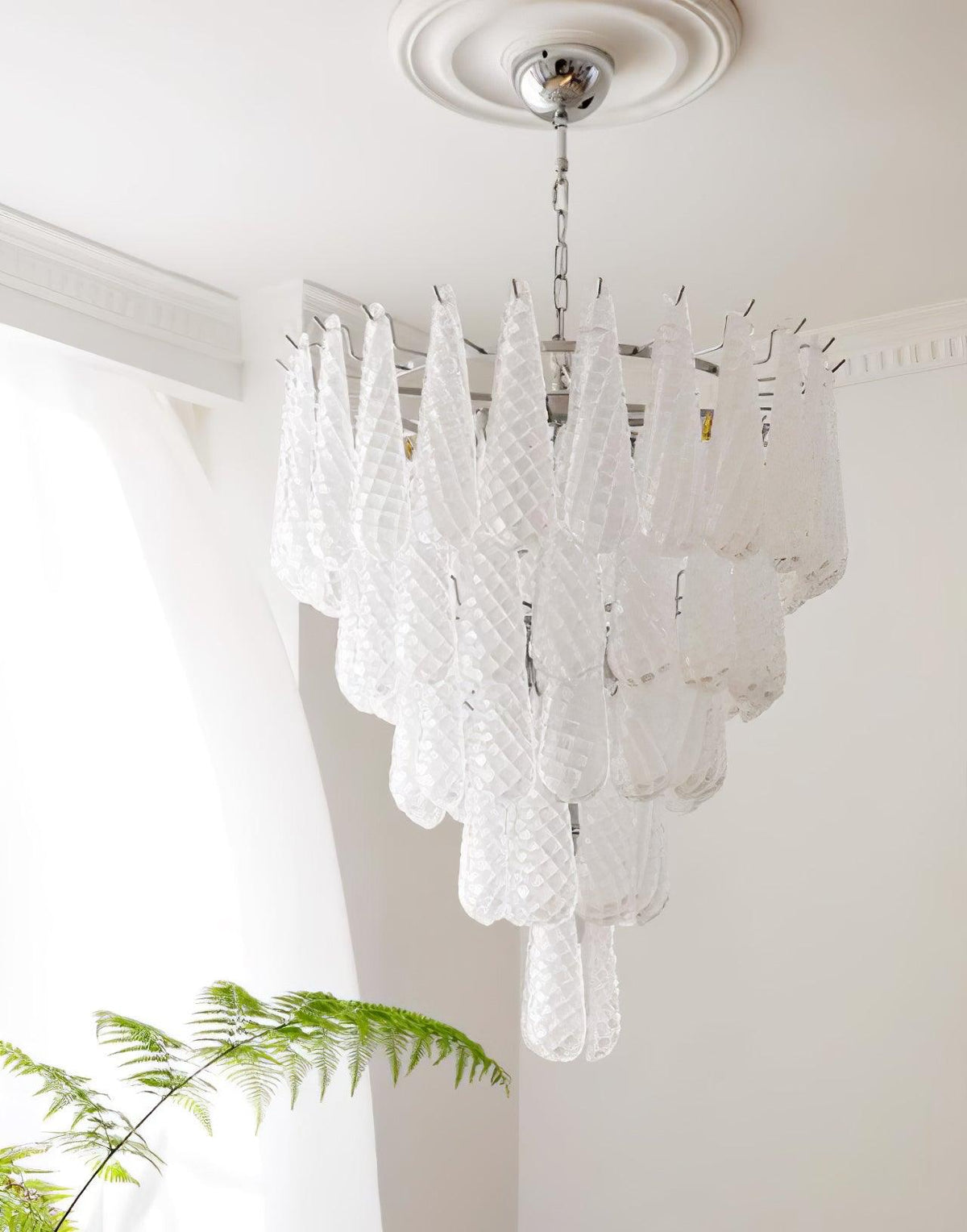 Zemaryra Glass Chandelier