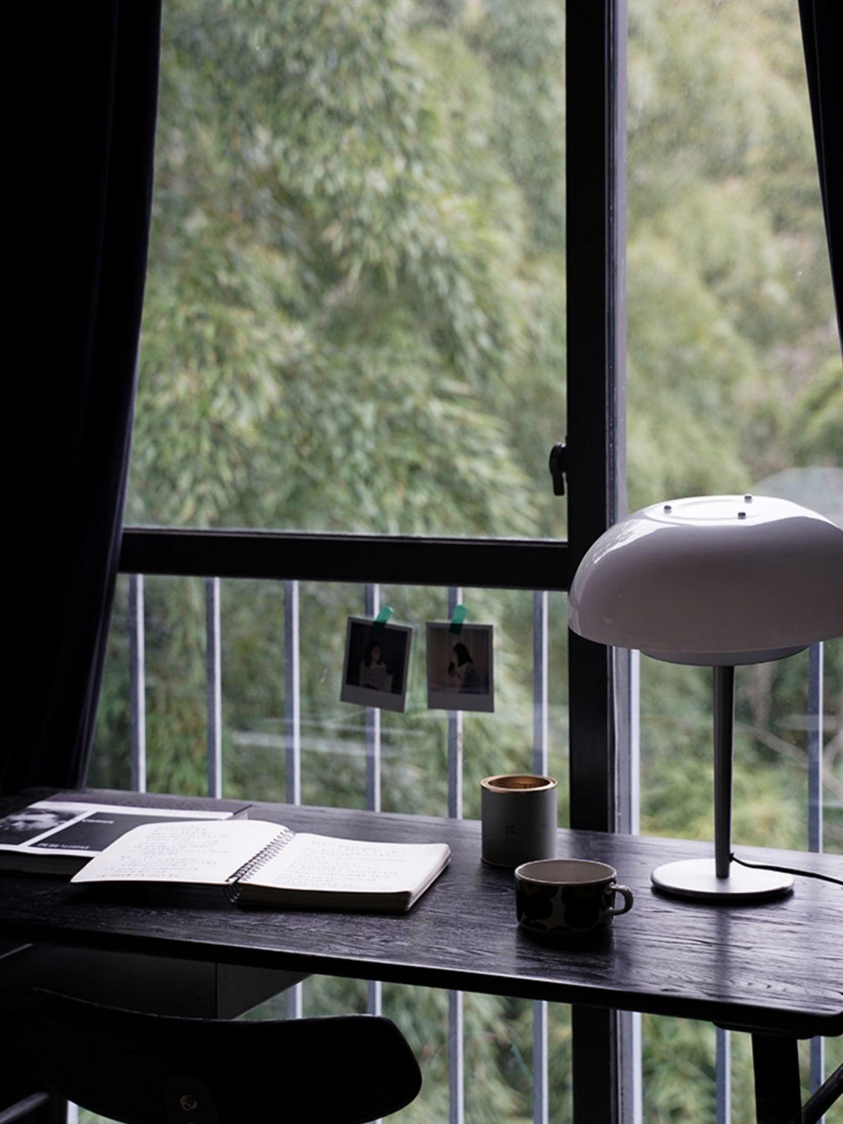 Nilten Modern Glass Table Lamp