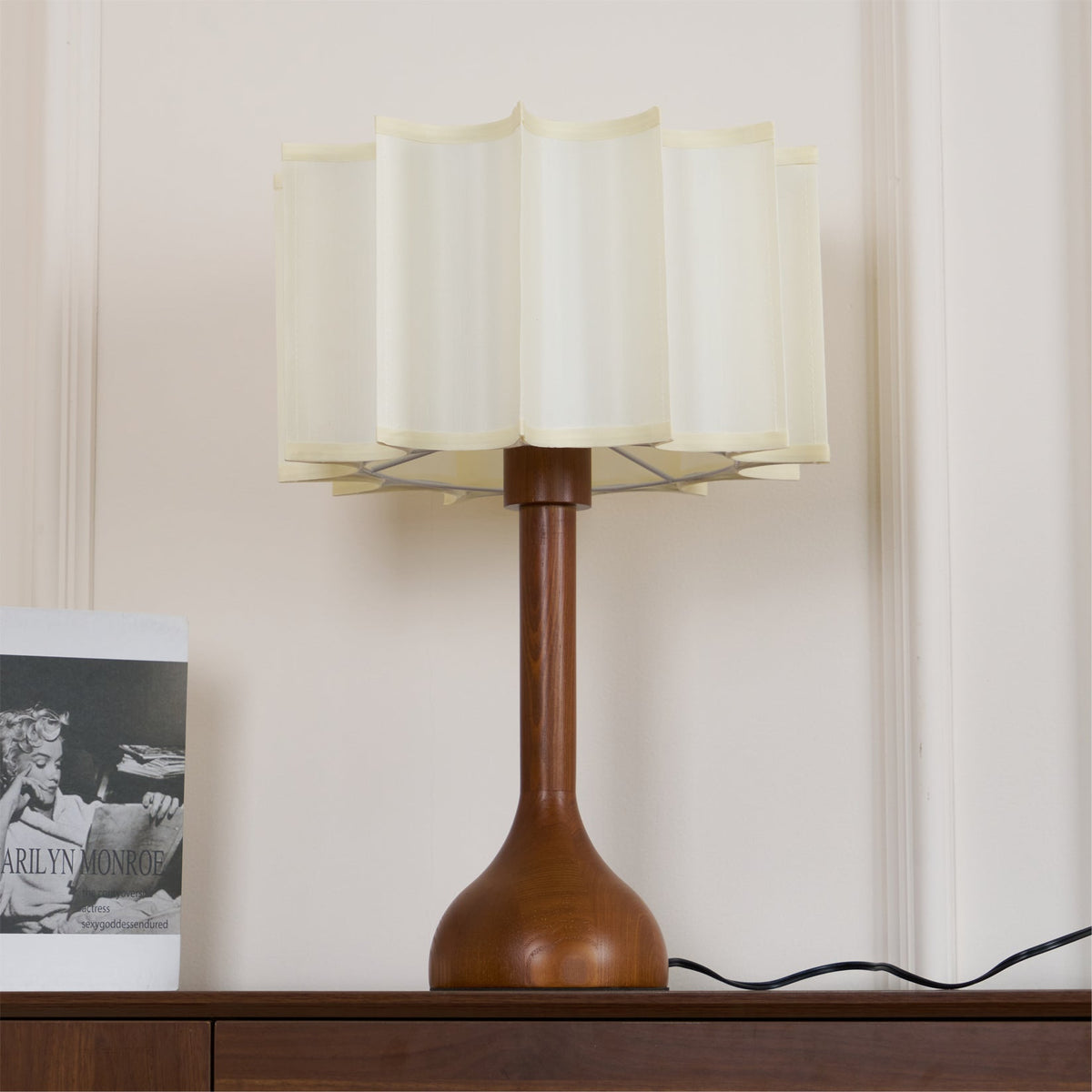 Livenq Wood Fabric Retro Table Lamp