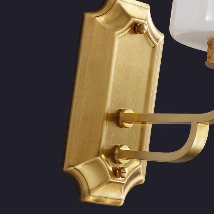 Regal Classic Brass Wall Lamp