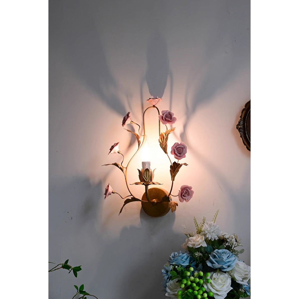 Rosea Wall Lamp
