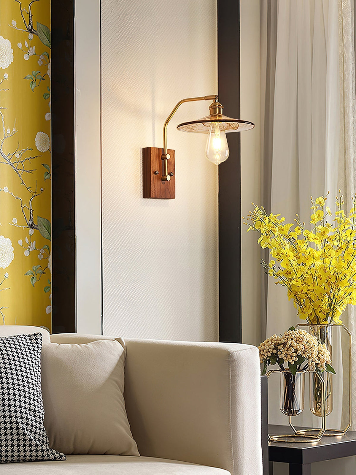 Umeris Elegance Vintage Walnut Wall Lamp