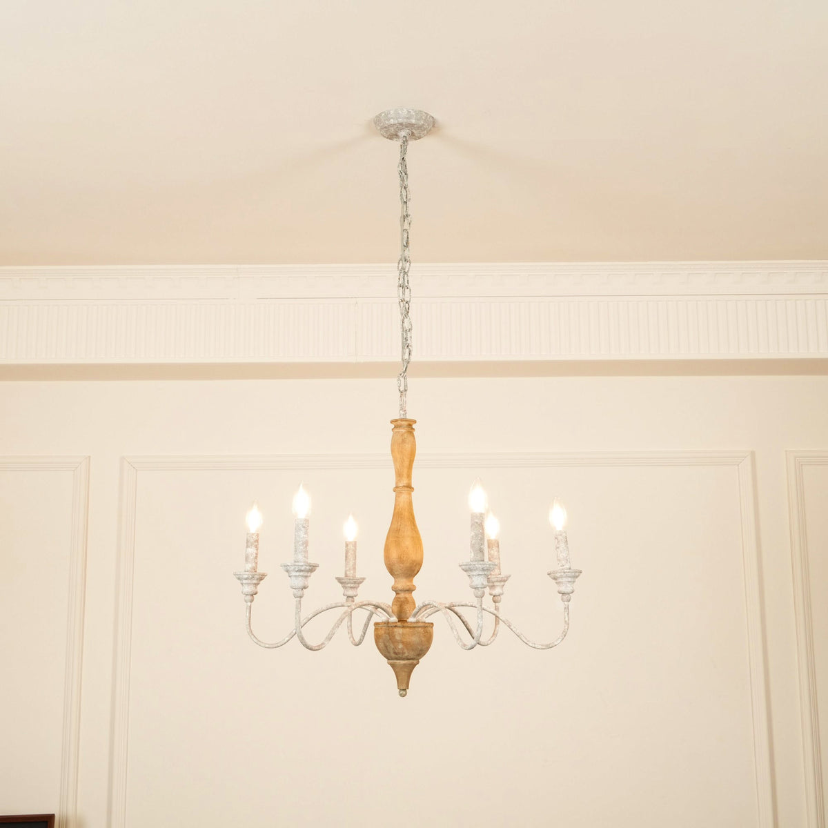 Eurloryra Chandelier