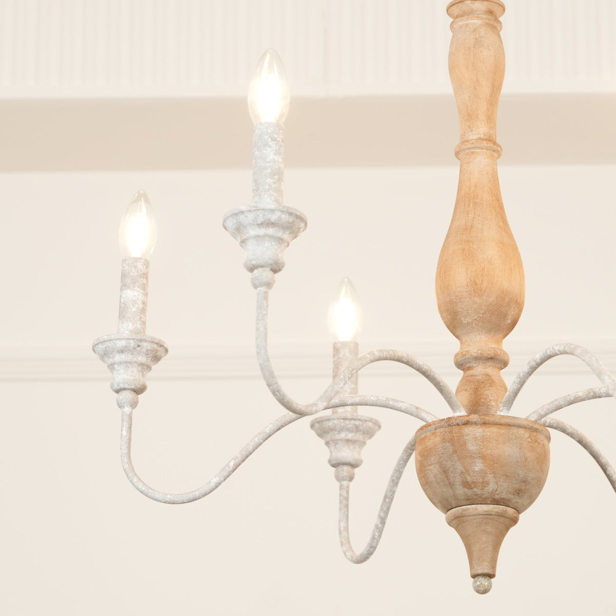Eurloryra Chandelier