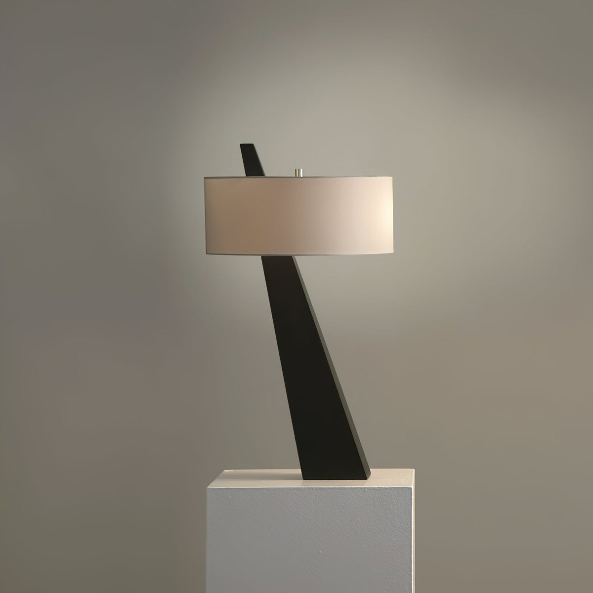 Avenalora Obelisk Table Lamp