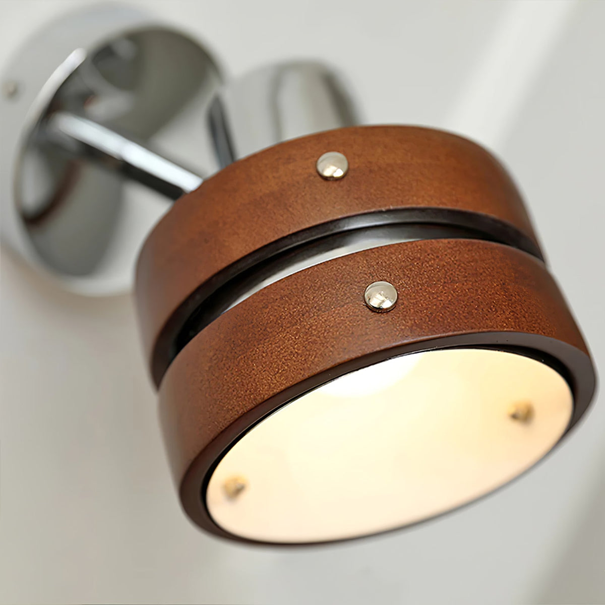 Avenor Premium Nordic Art Walnut Wall Lamp