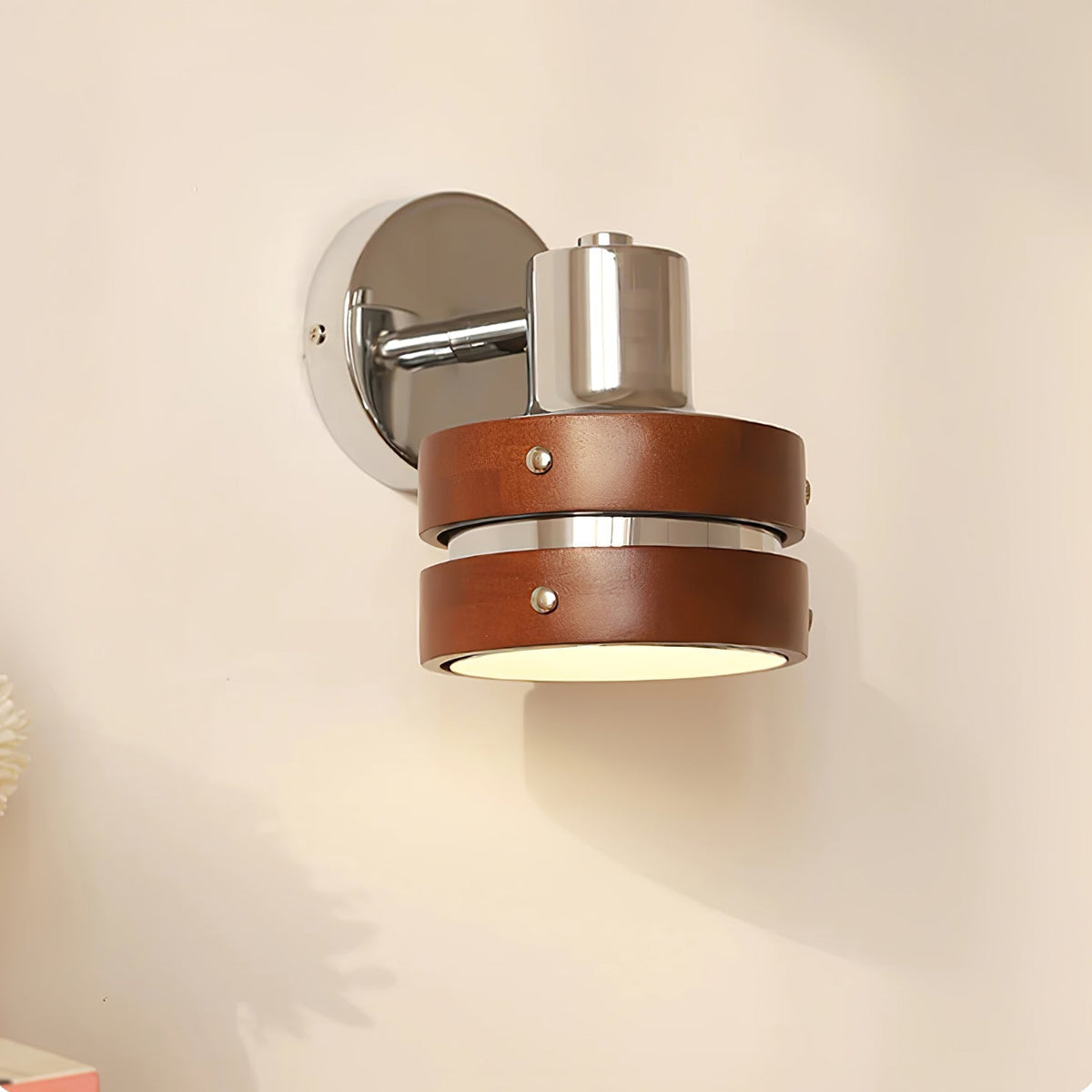 Avenor Premium Nordic Art Walnut Wall Lamp