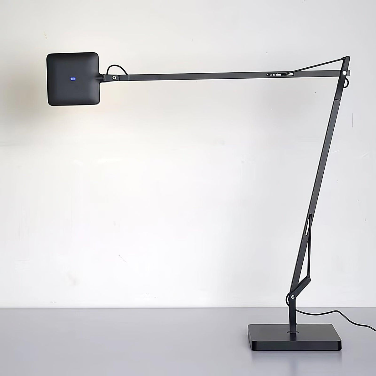 Tevenu Aluminum Industrial Table Lamp