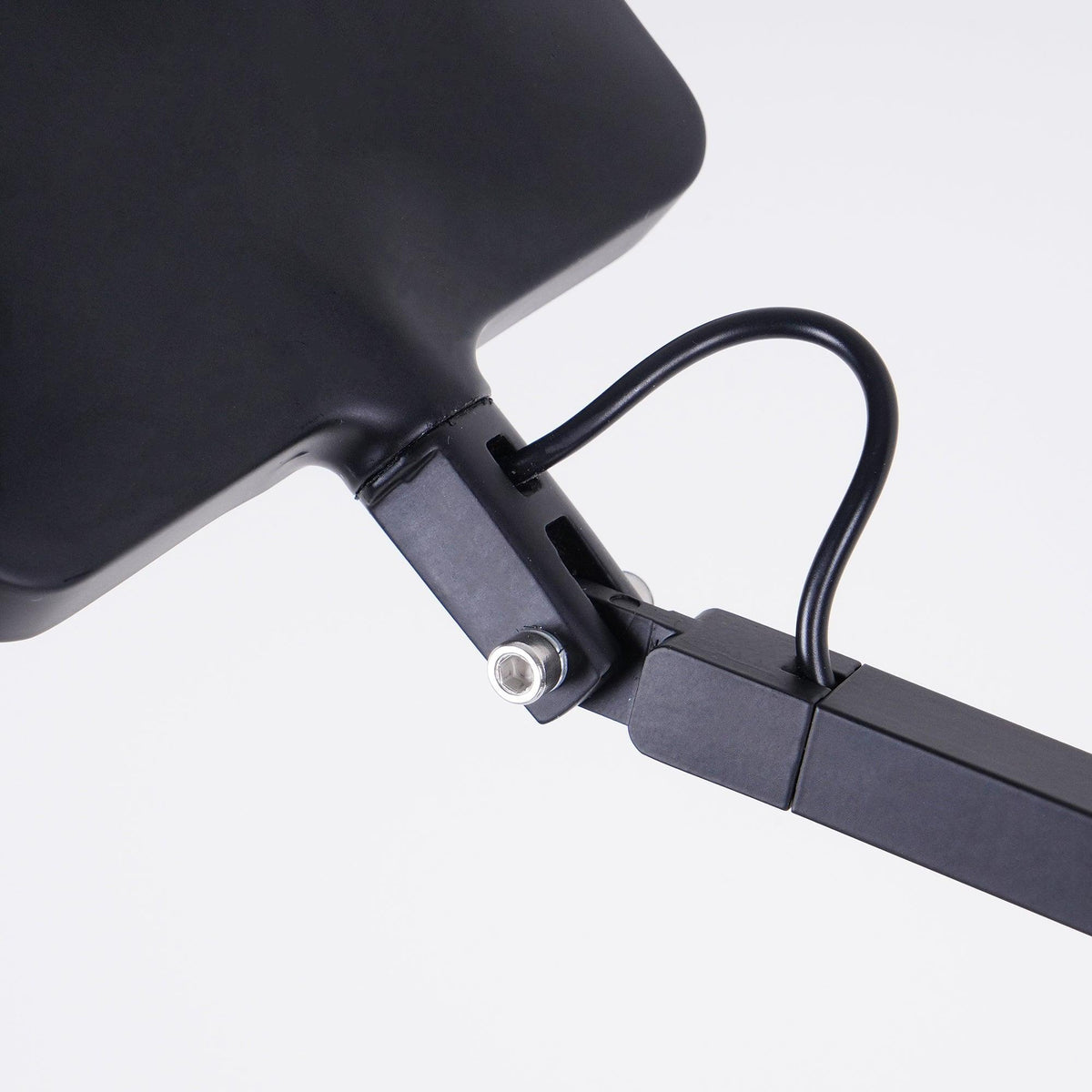 Tevenu Aluminum Industrial Table Lamp