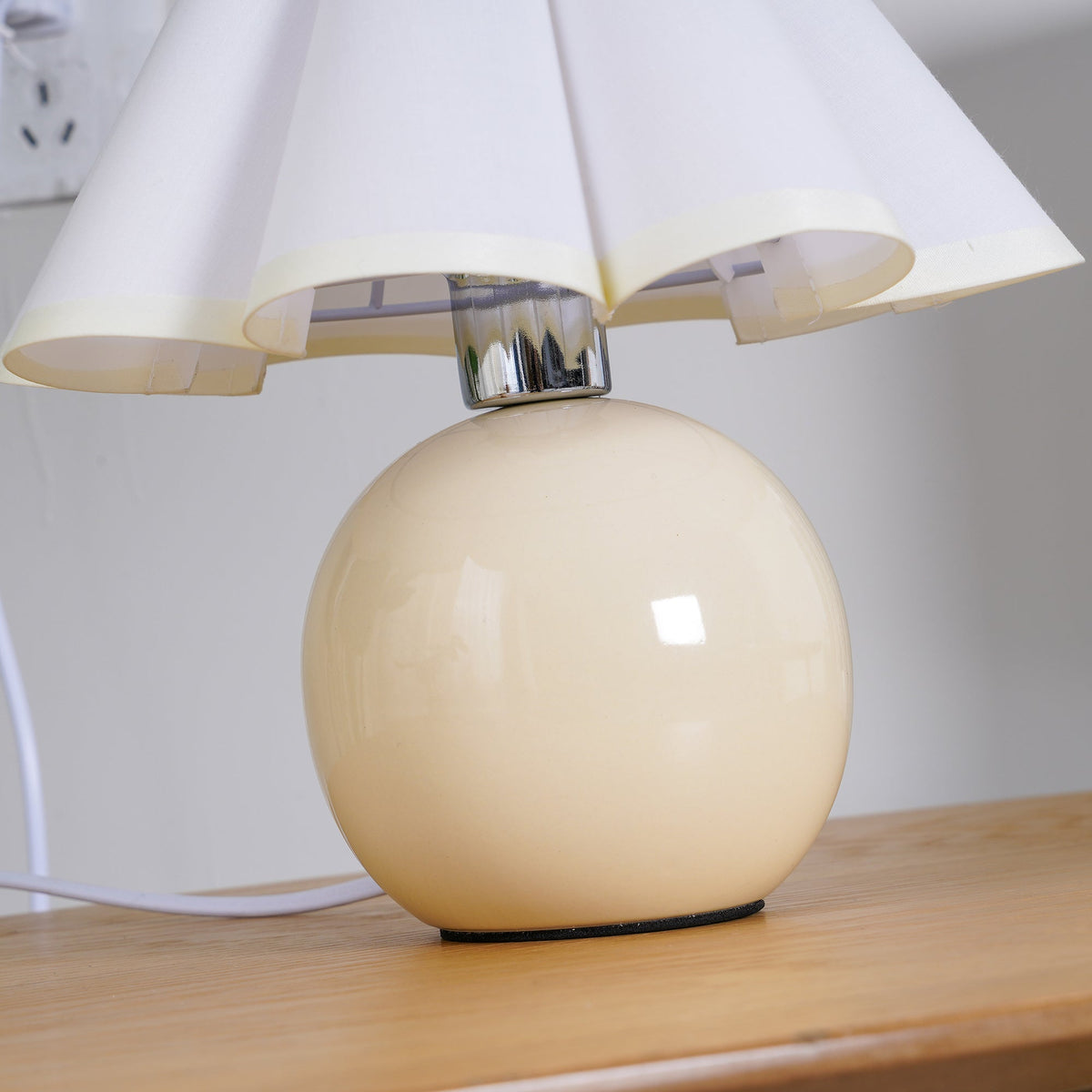 Nirixon Fabric Whimsical Table Lamp