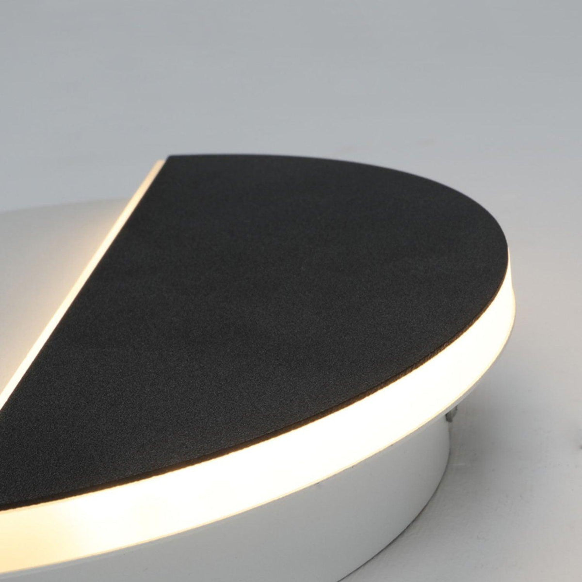 Aurnorir Wall Light