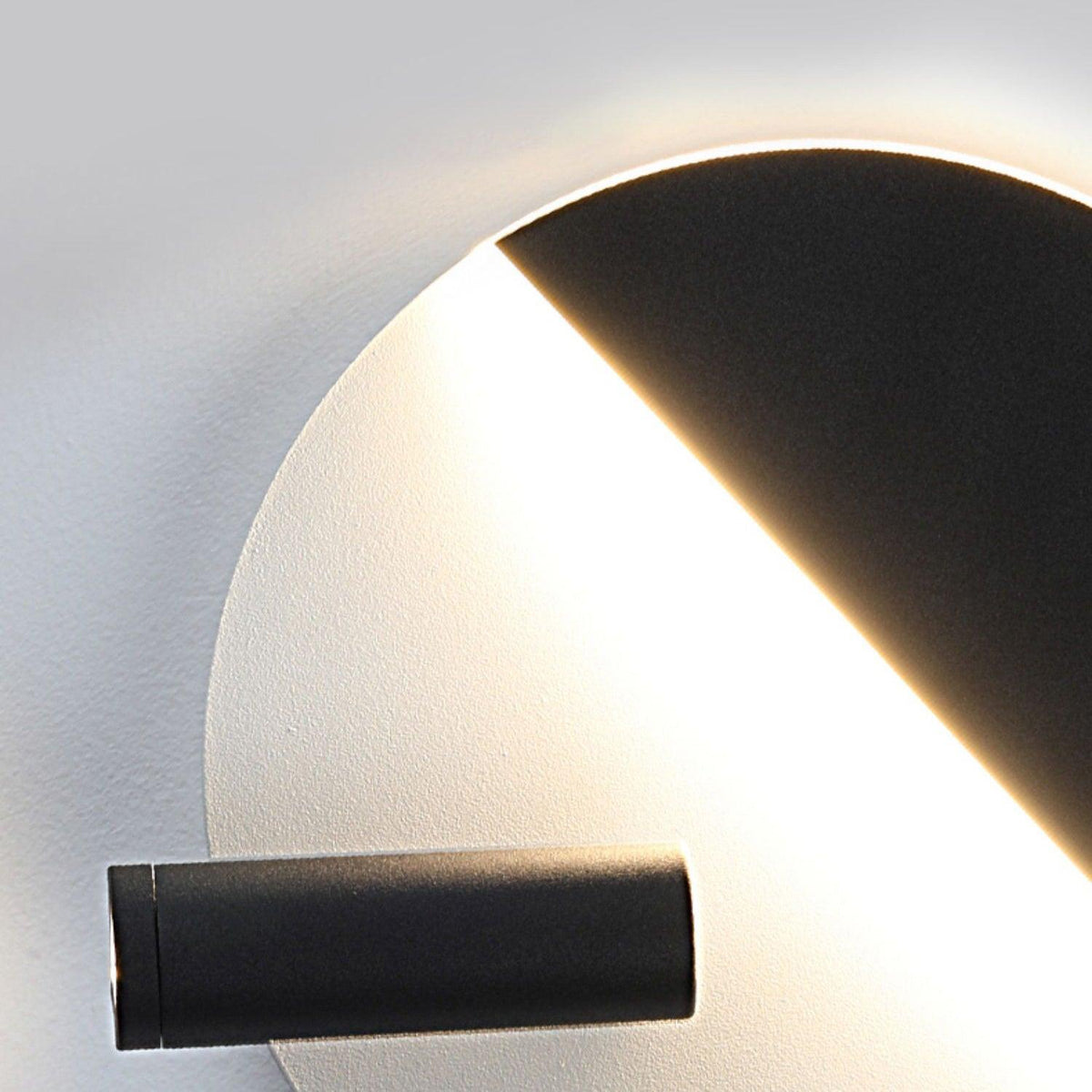 Aurnorir Wall Light