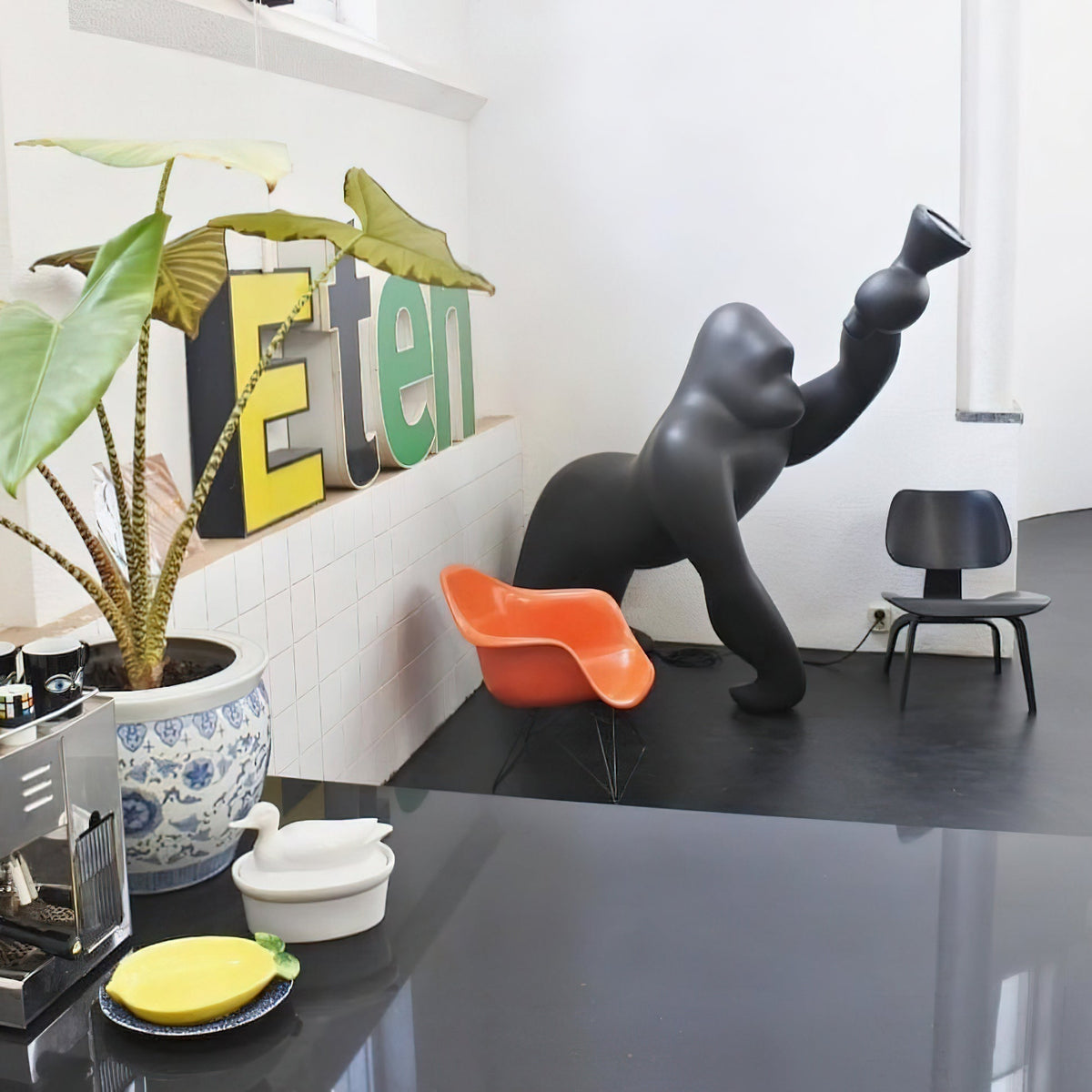 Zasolil Artistic Resin Gorilla Floor Lamp