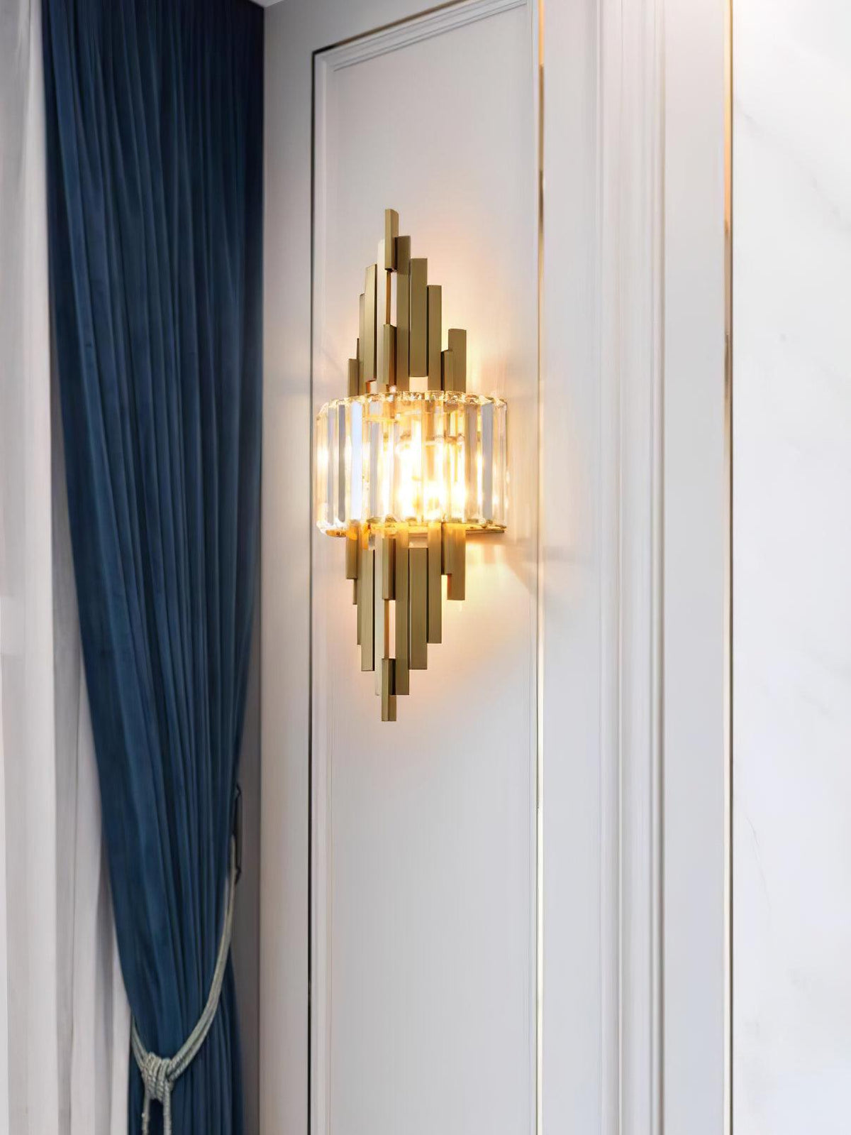 Voveliel Postmodern Luxury Crystal Glass Wall Lamp
