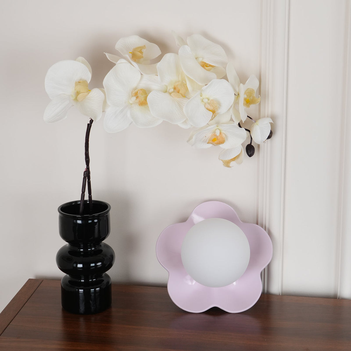 Arcore Resin Playful Wall Lamp