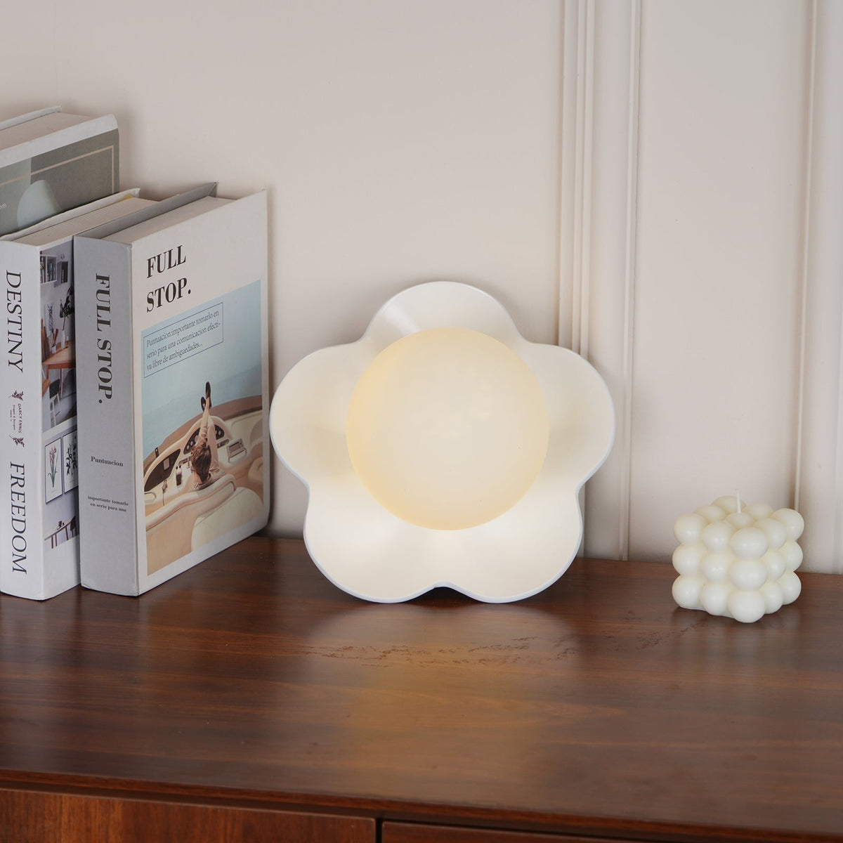 Arcore Resin Playful Wall Lamp
