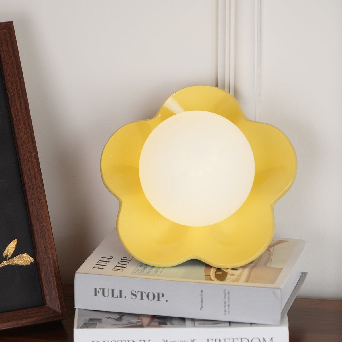 Arcore Resin Playful Wall Lamp