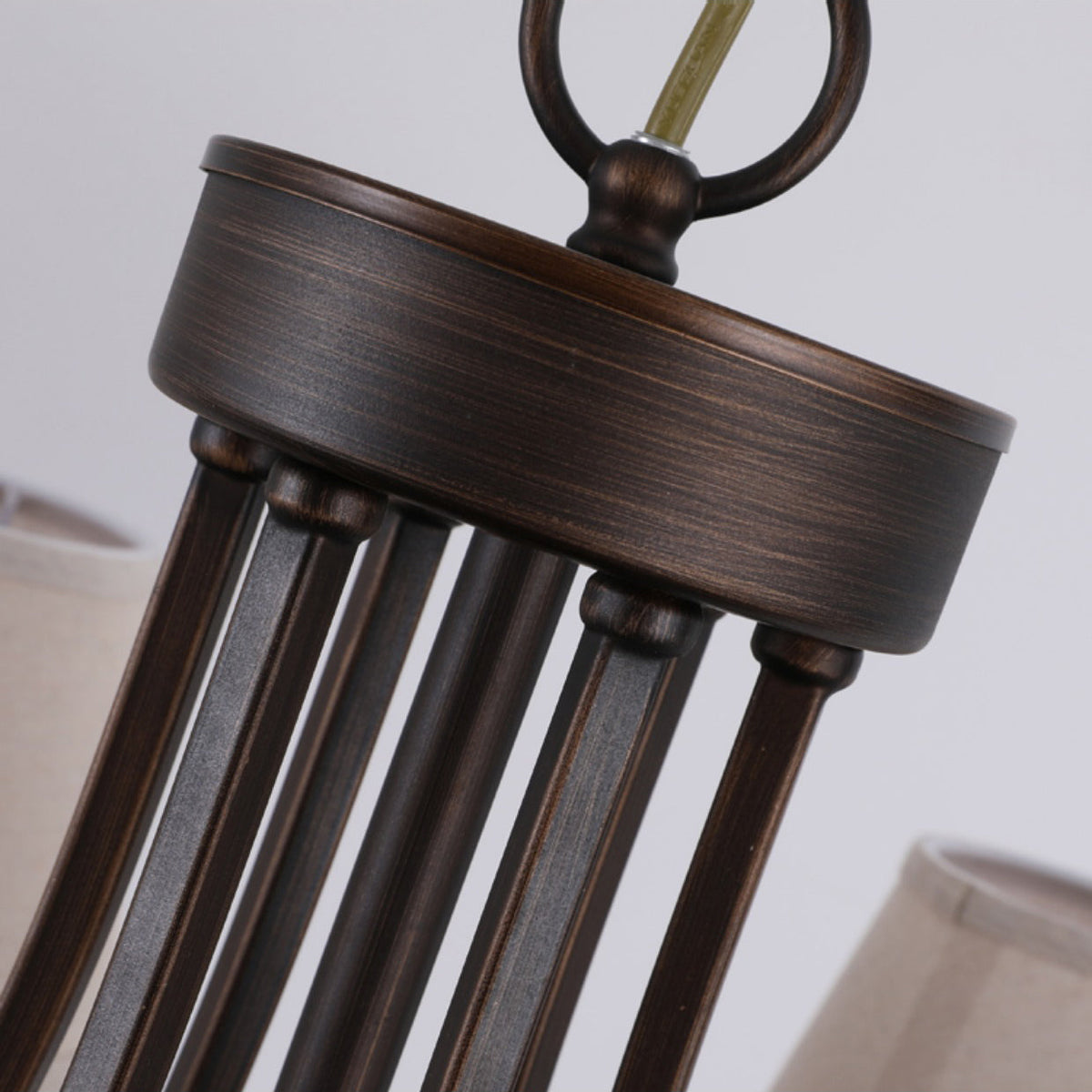 Lyvenisra Chandelier