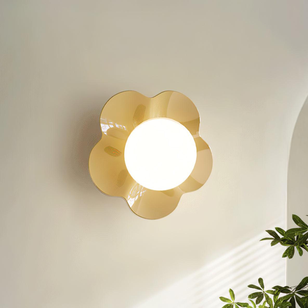 Arcore Resin Playful Wall Lamp