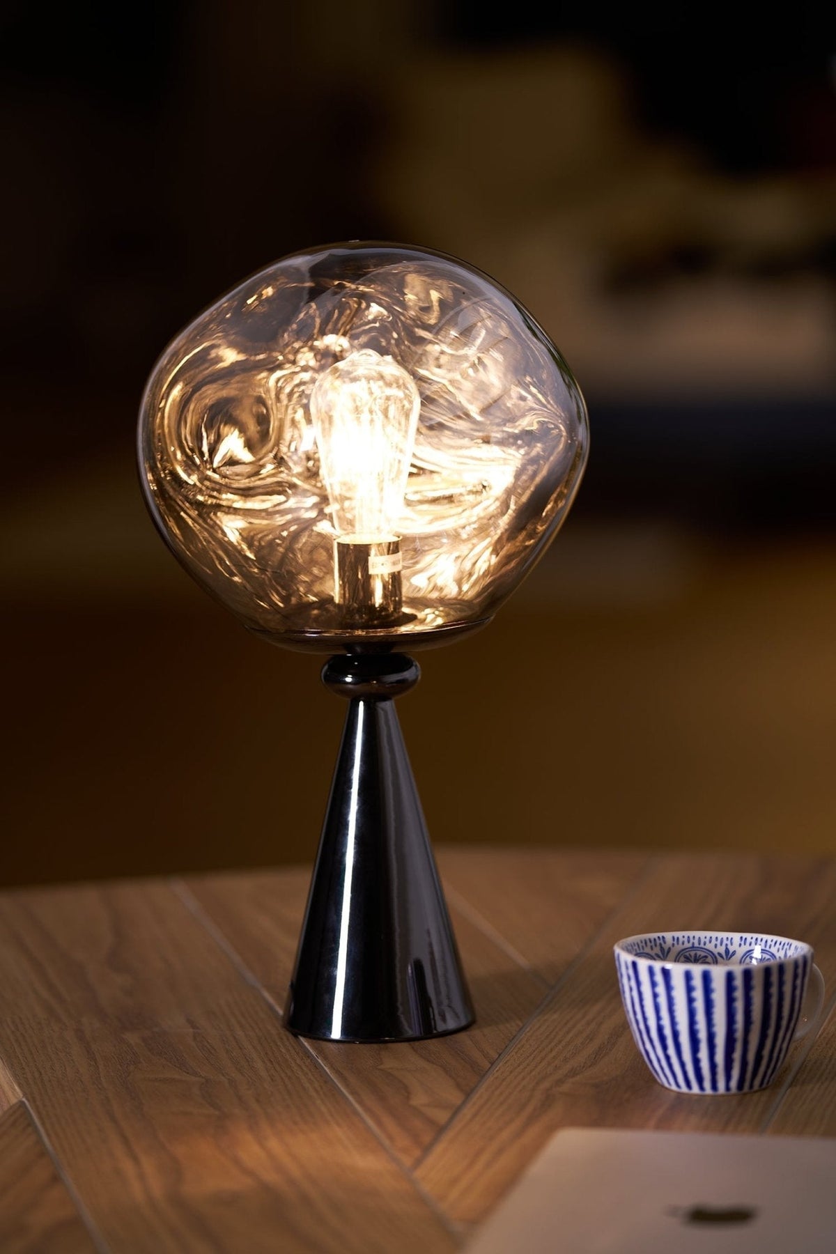 Unoril Artisan PVC Desk Lamp