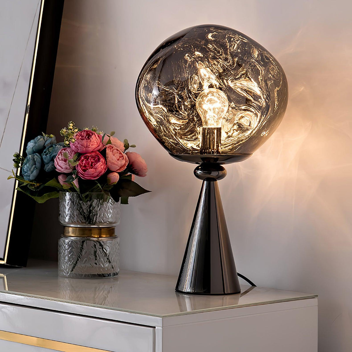 Unoril Artisan PVC Desk Lamp