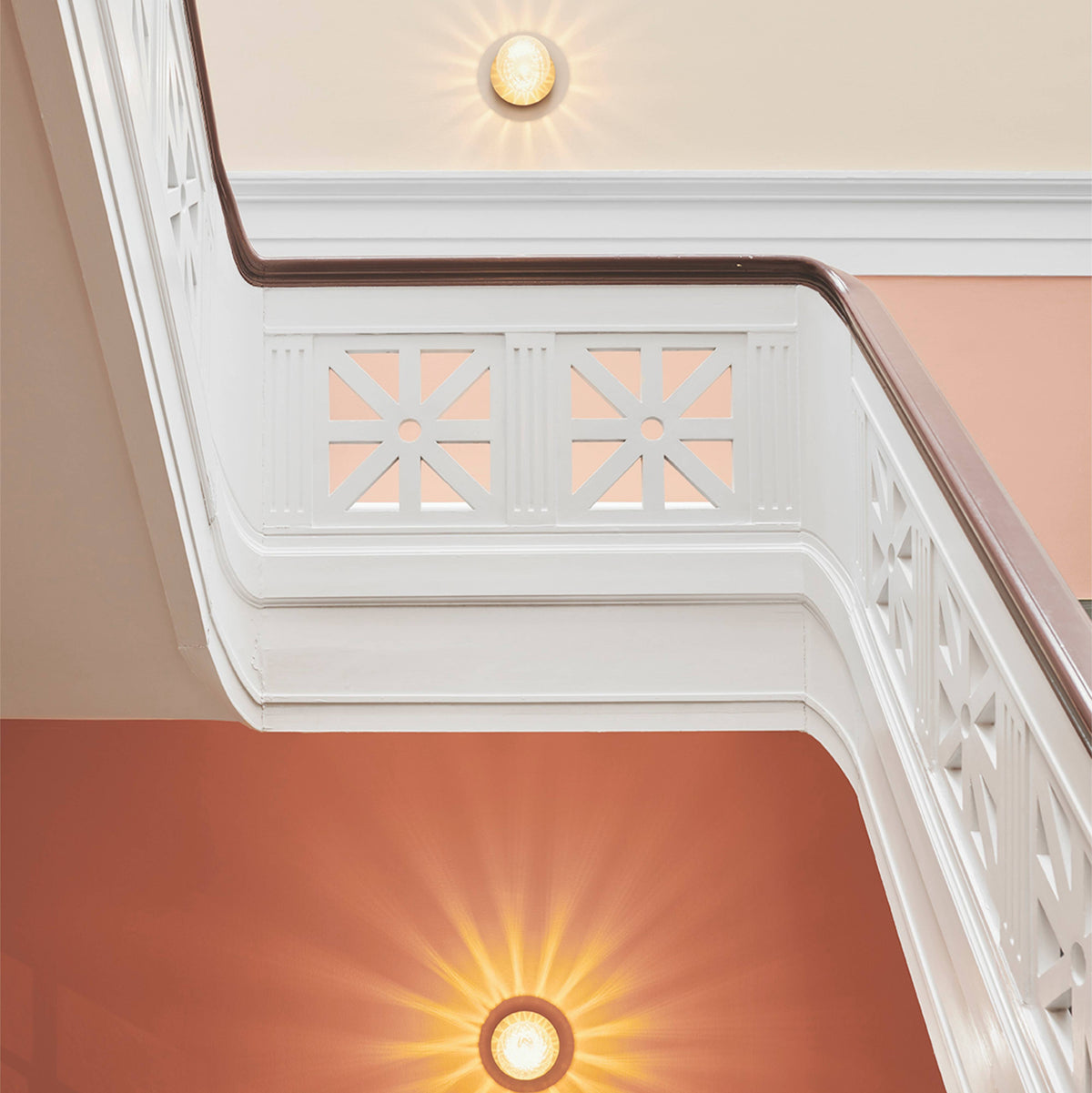 Nifte Wall Lamp Disc Globe Minimalist