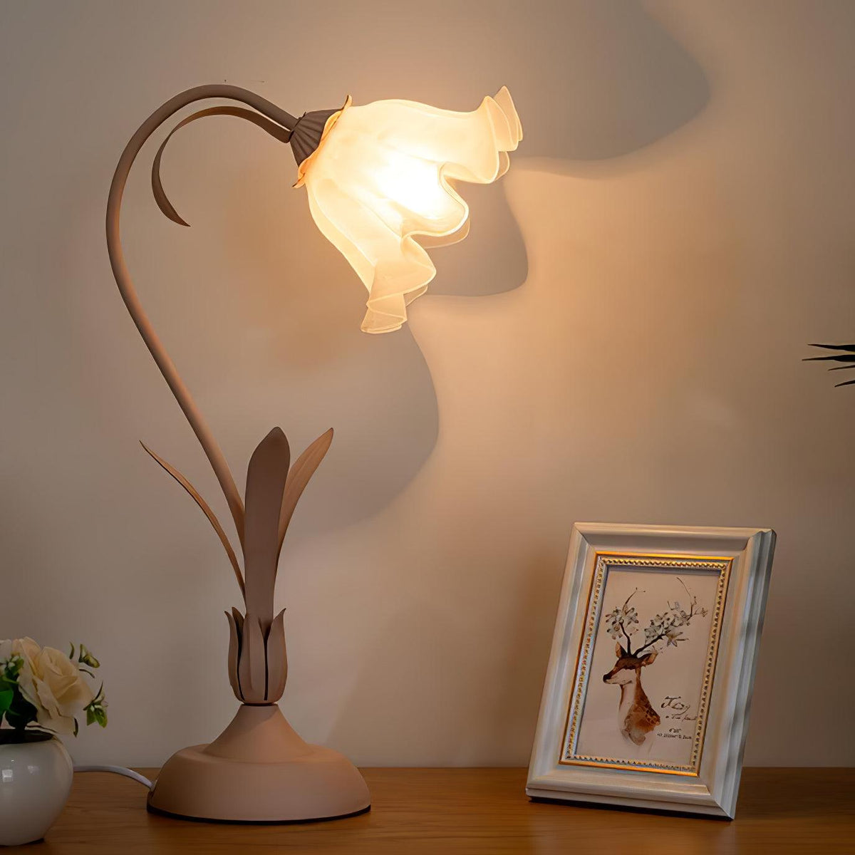 Zorien Acrylic Floral Table Lamp