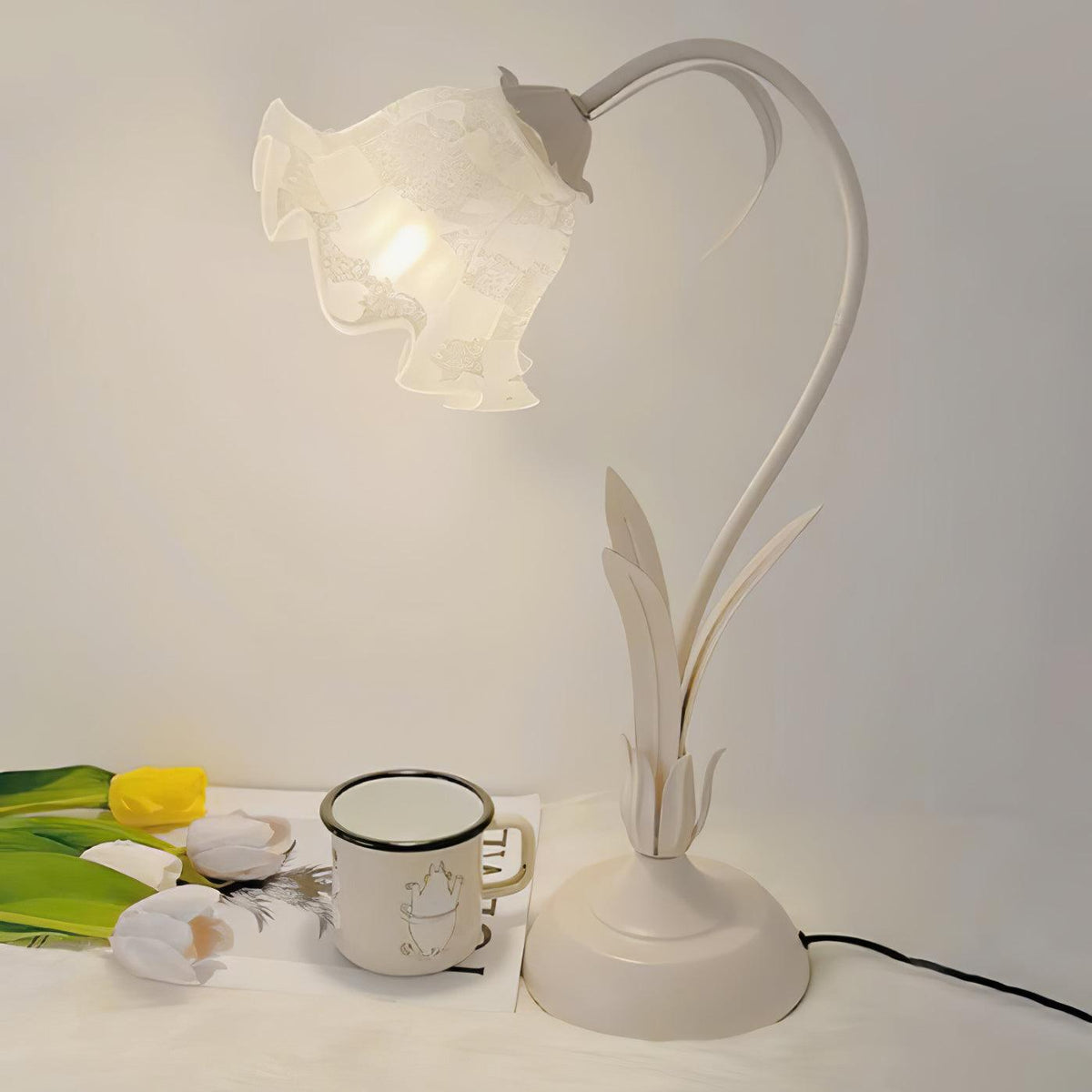 Zorien Acrylic Floral Table Lamp