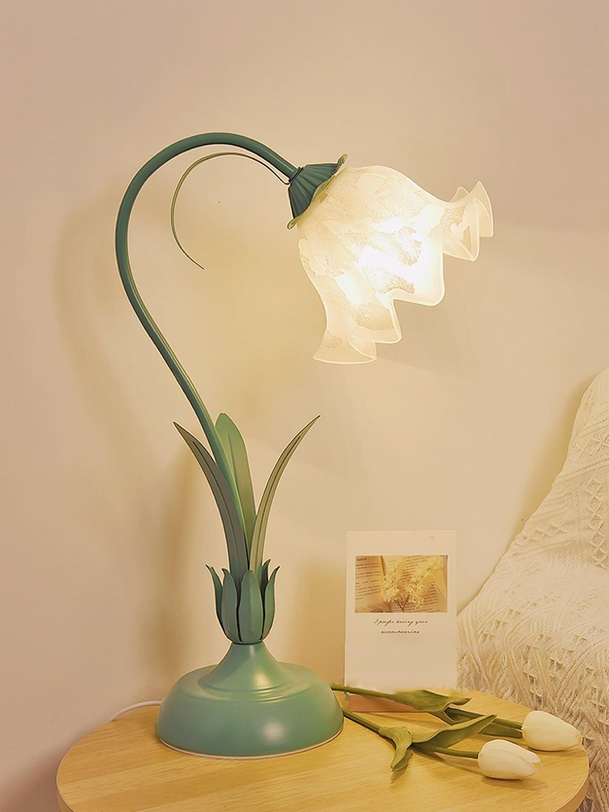 Zorien Acrylic Floral Table Lamp