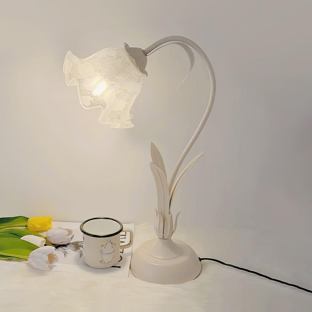 Zorien Acrylic Floral Table Lamp