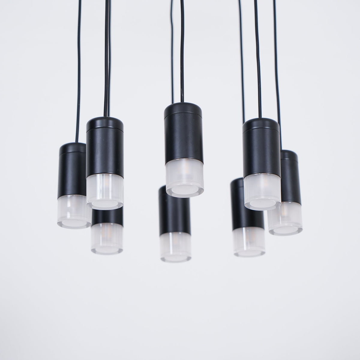 Tevenq Chandelier Lines Black Wireframe LED