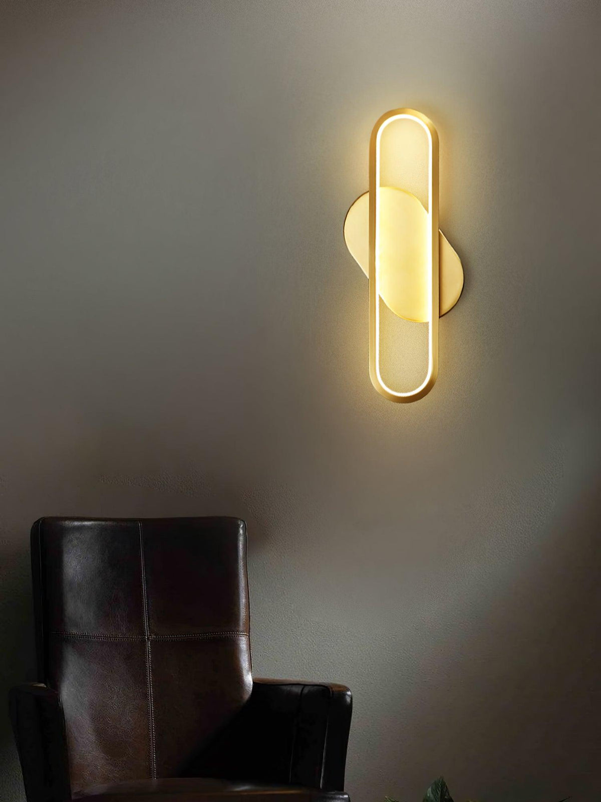 Dhu Classic Long Ova Brass Wall Lamp