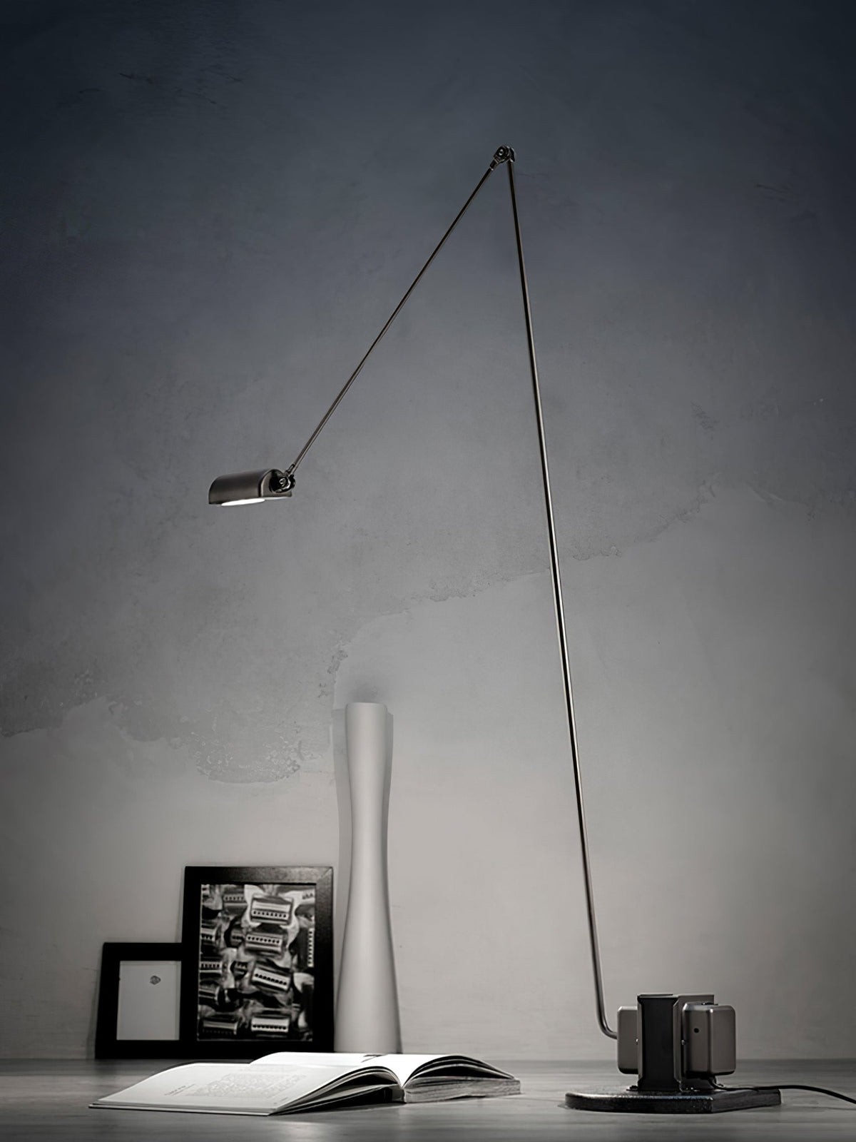 Orvyn Minimalist Table Lamp