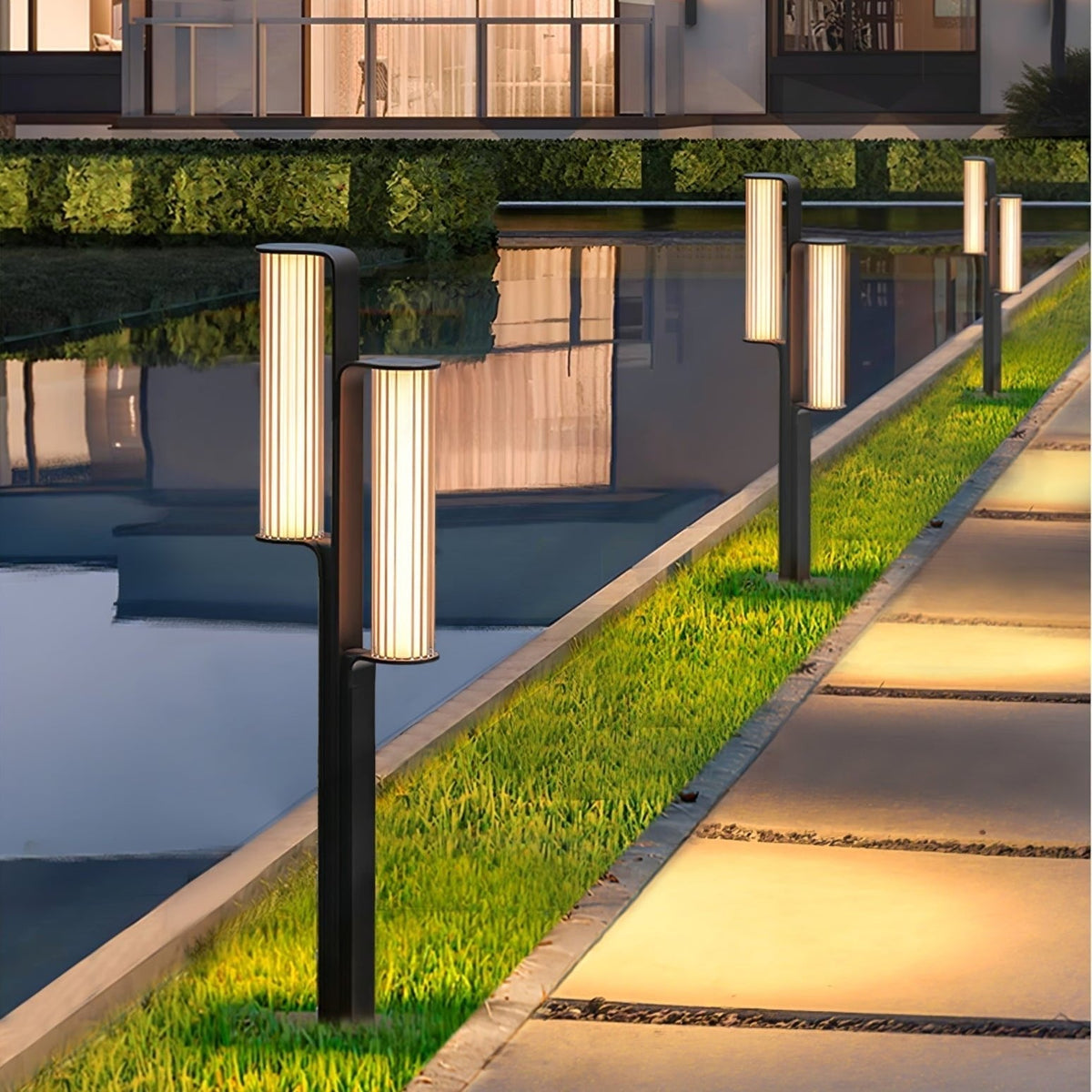Sorerella Arc Duo Outdoor Lamp