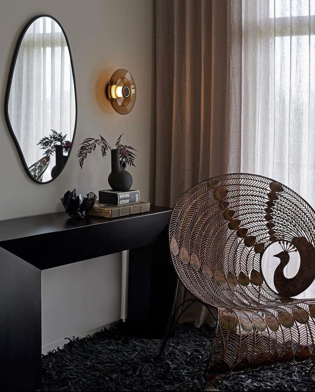 Aurece Contemporary Wall Lamp