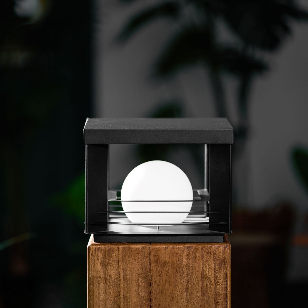 Norarine Crate Outdoor Lamp