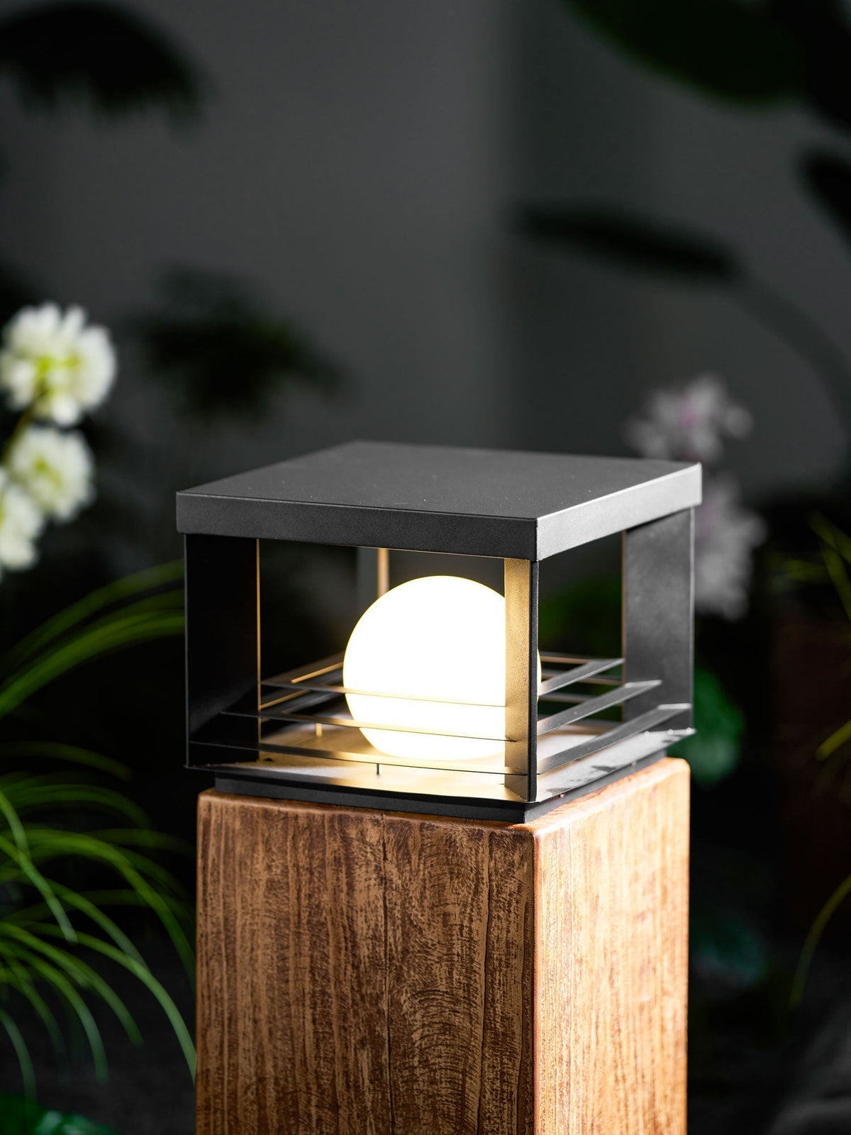 Norarine Crate Outdoor Lamp