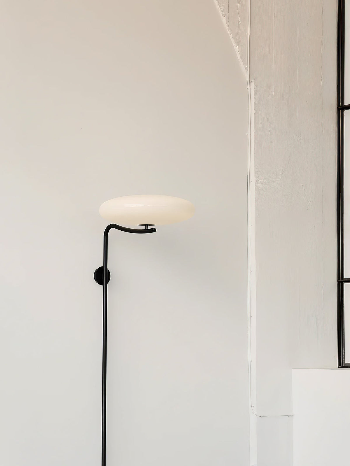 Calumi Plug-in Wall Lamp