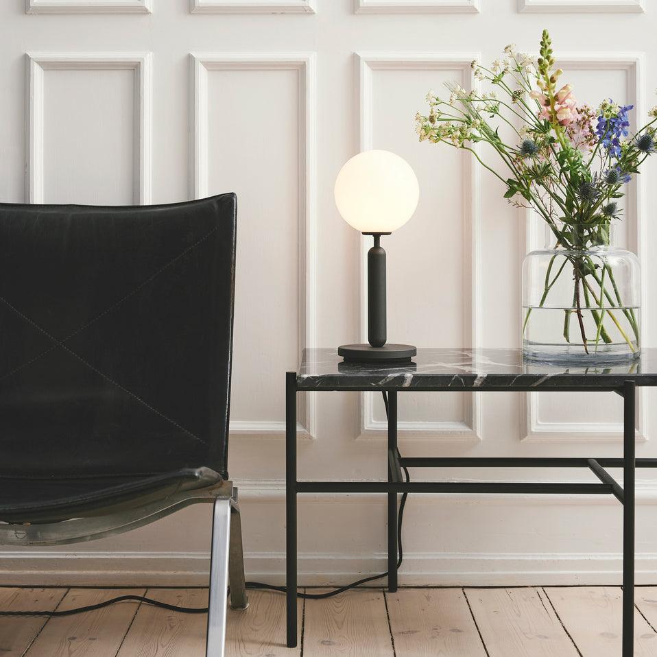 Eirelielle Minimalist Glass Table Lamp