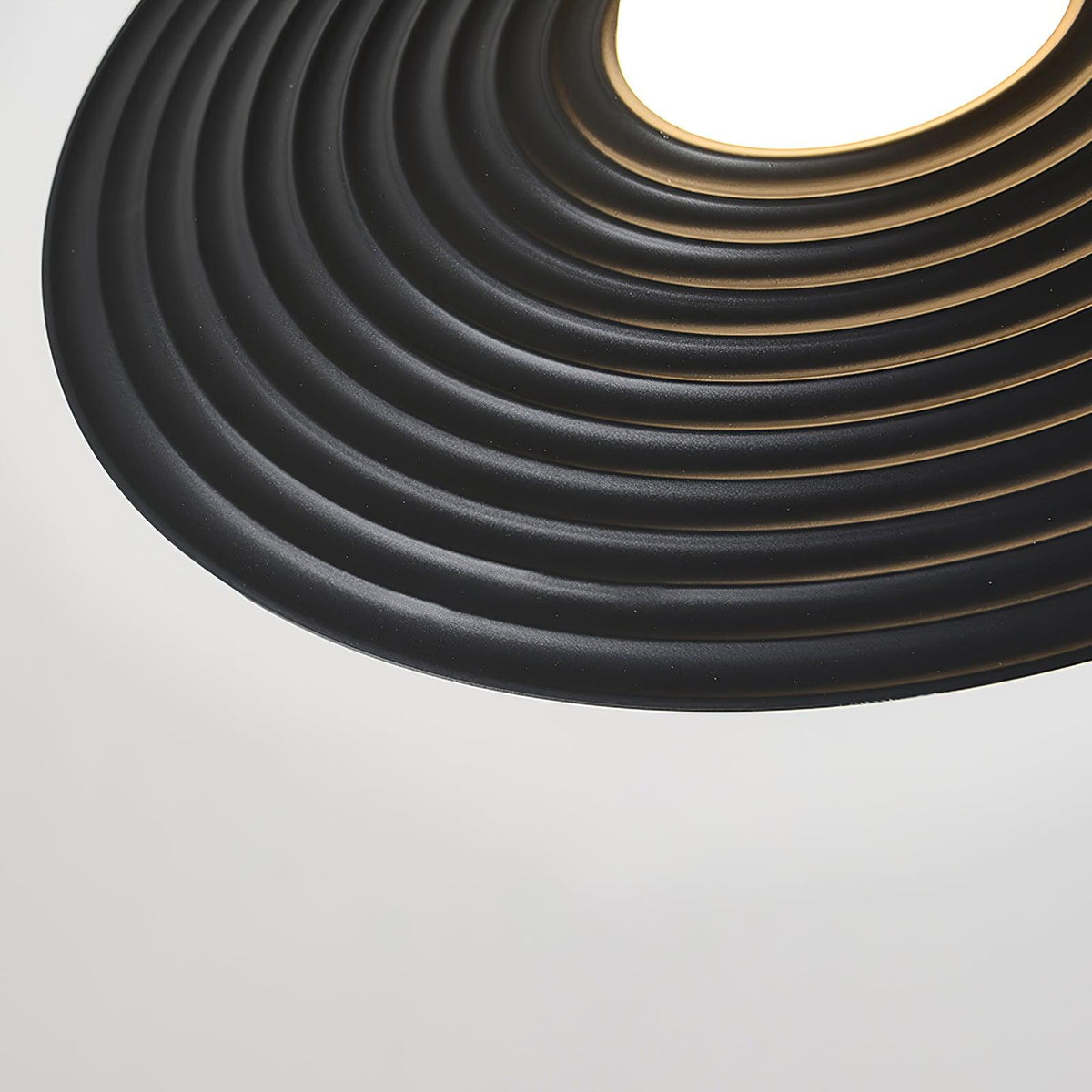 Viraalise Pendant Light PE LED Plate White and Black