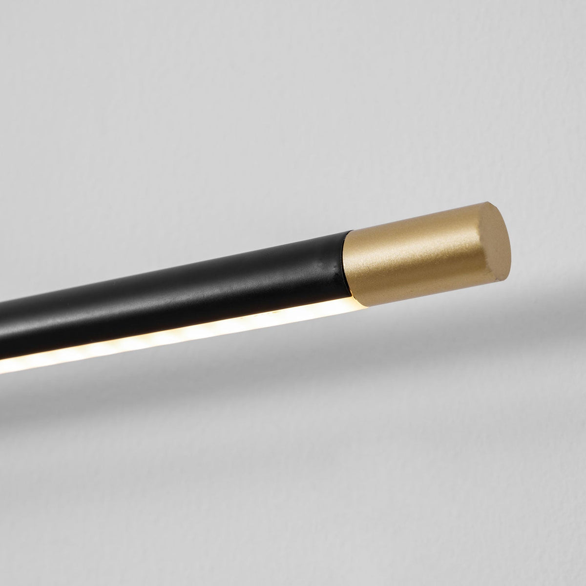 Xaiya Linear Rechargeable Indoor Wall Light