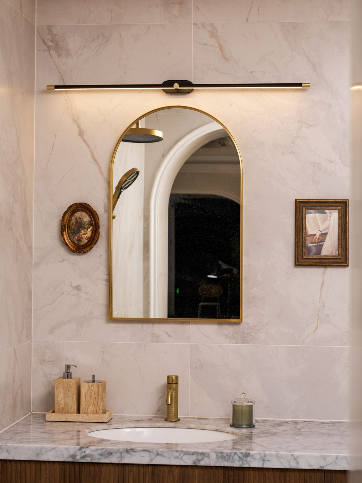 Xaiya Linear Rechargeable Indoor Wall Light