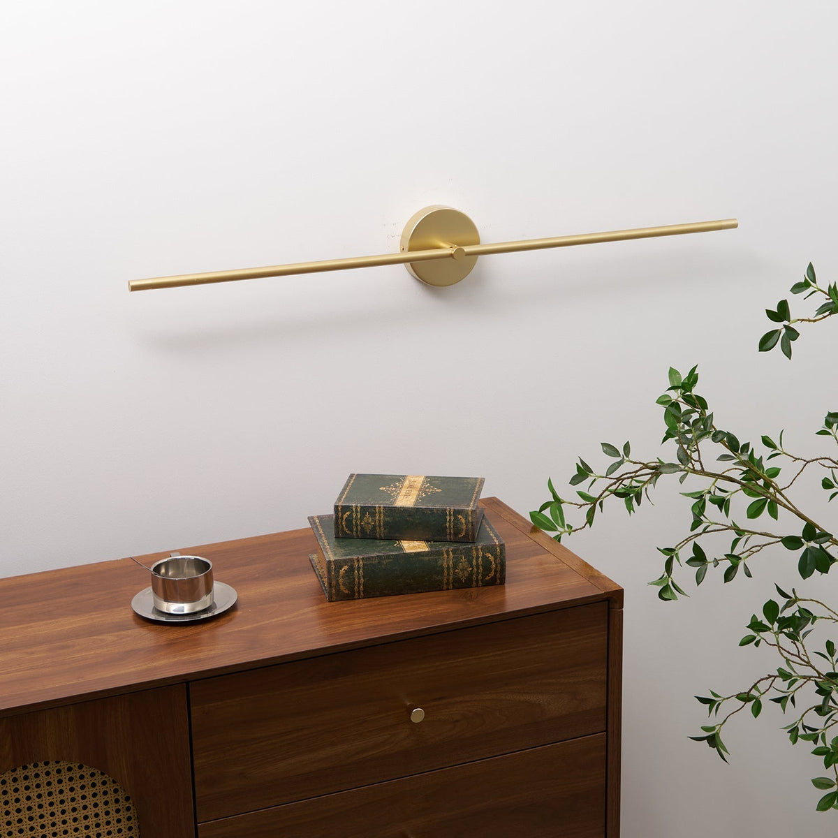 Minimalist Modern Minimalist Linear LED Plug-in Wall Lamp