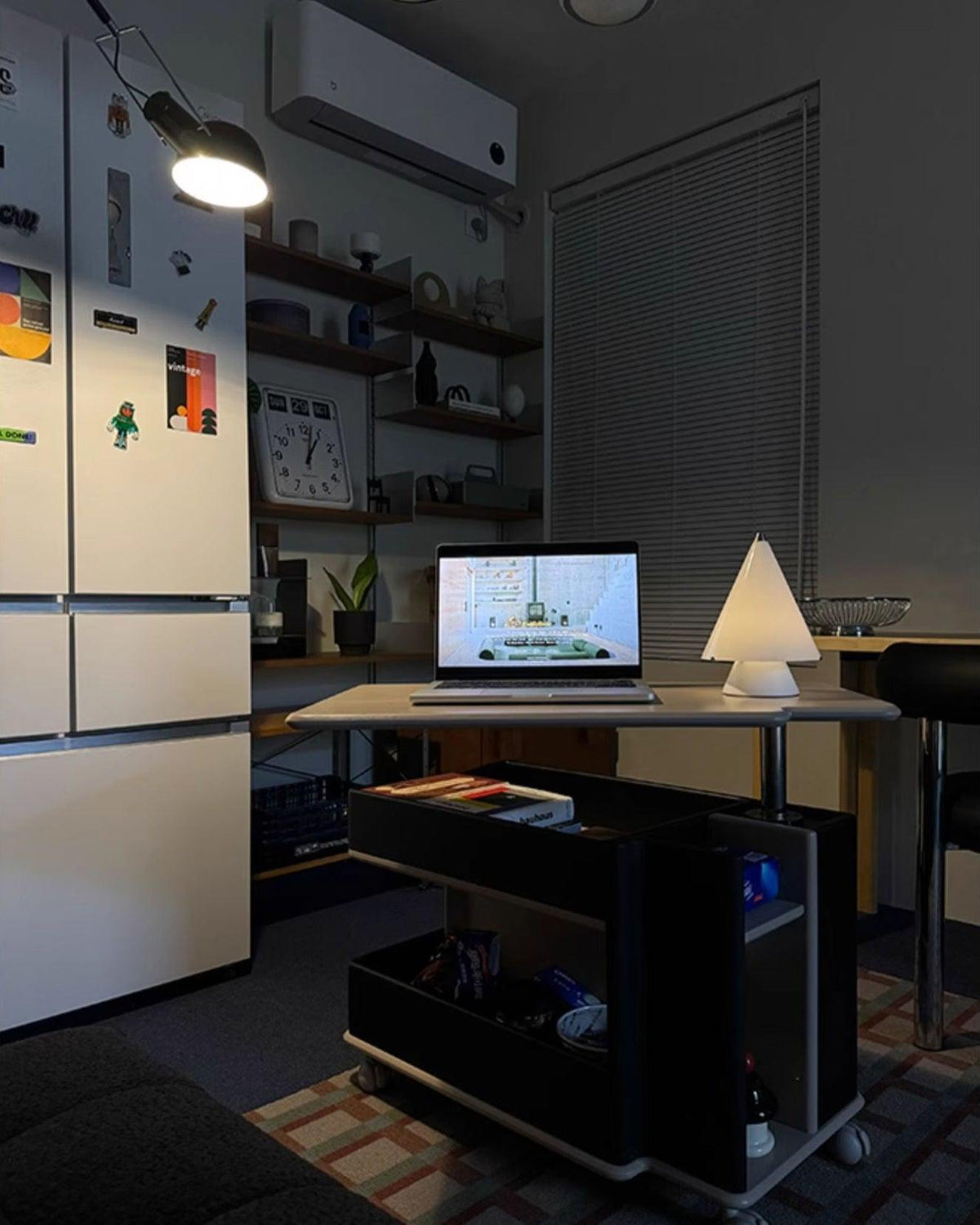 Lrtvin Minimalist Glass Table Lamp
